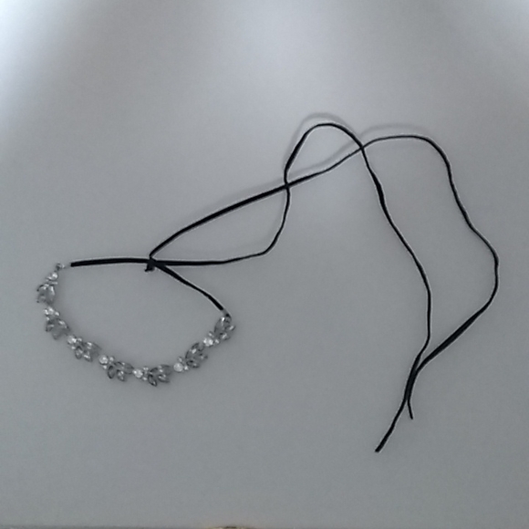 Faux diamond and rhinestone choker necklace. - Picture 5 of 8